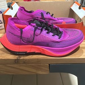 NIB Nike ZoomX Vaporfly Next% 2 Size 9